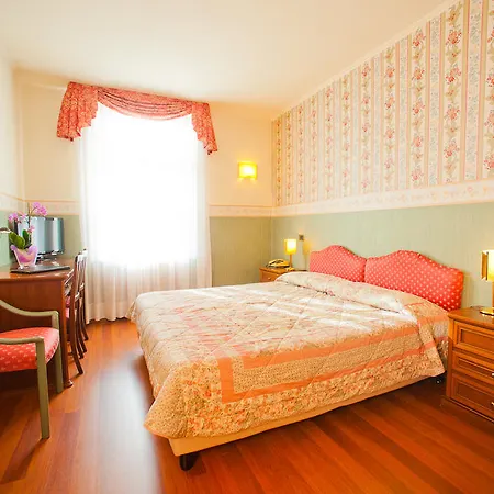 Splendid Venezia Hotel 4*